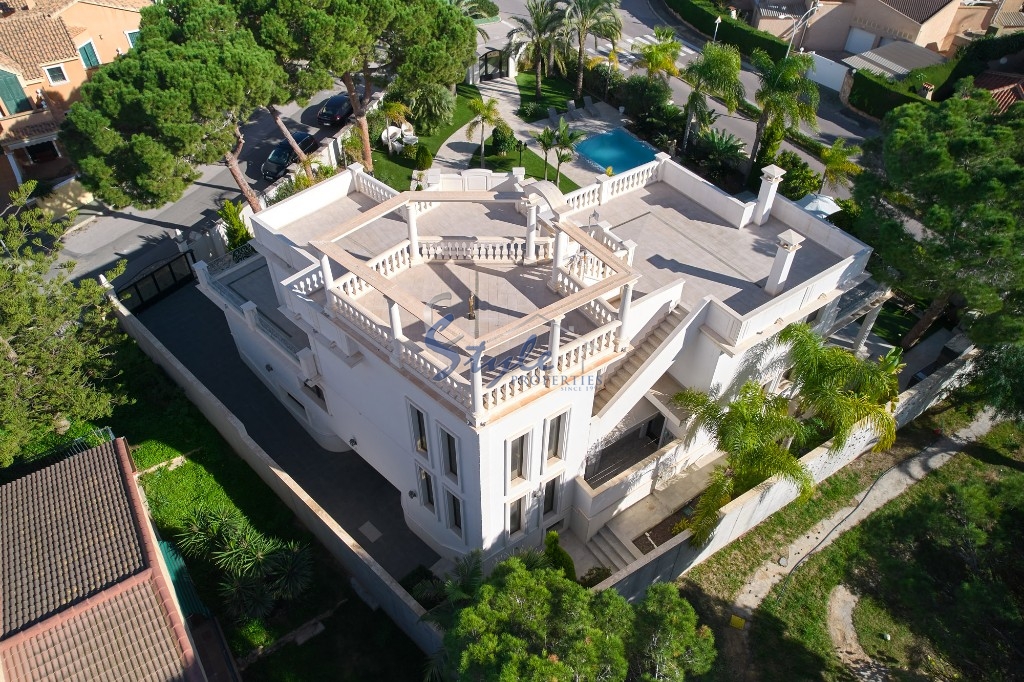 For sale exclusive designer villa near the sea in Campoamor, Costa Blanca, Spain. ID7770