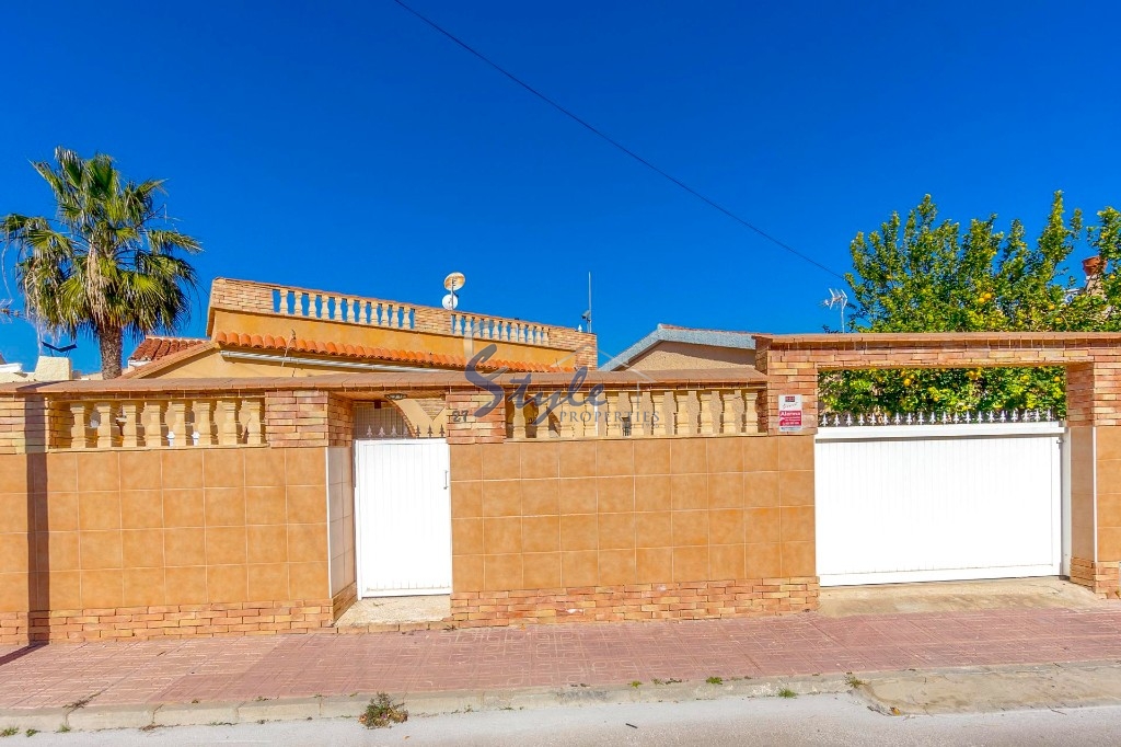 Resale - Villa - Torrevieja - Aguas Nuevas