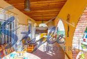 Buy detached chalet with garden in Torrevieja. ID 4995