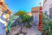 Buy detached chalet with garden in Torrevieja. ID 4995