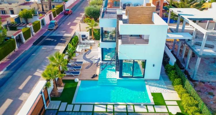 Villa moderna en venta en La Florida, Torrevieja, Costa Blanca, España. ON1468