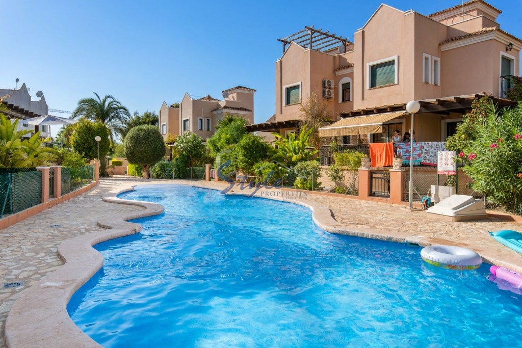 Se vende preciosa casa de 5 dormitorios en Los Balcones, Torrevieja, Costa Blanca, España. ID1274