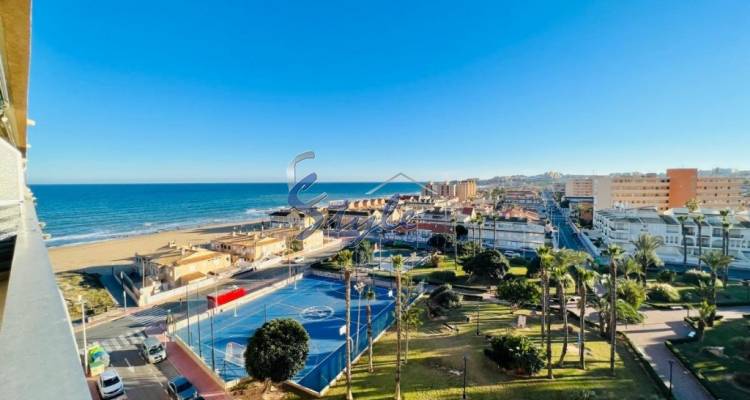 Comprar apartamento con vista al mar cerca de la playa en La Mata, Torrevieja. ID1289