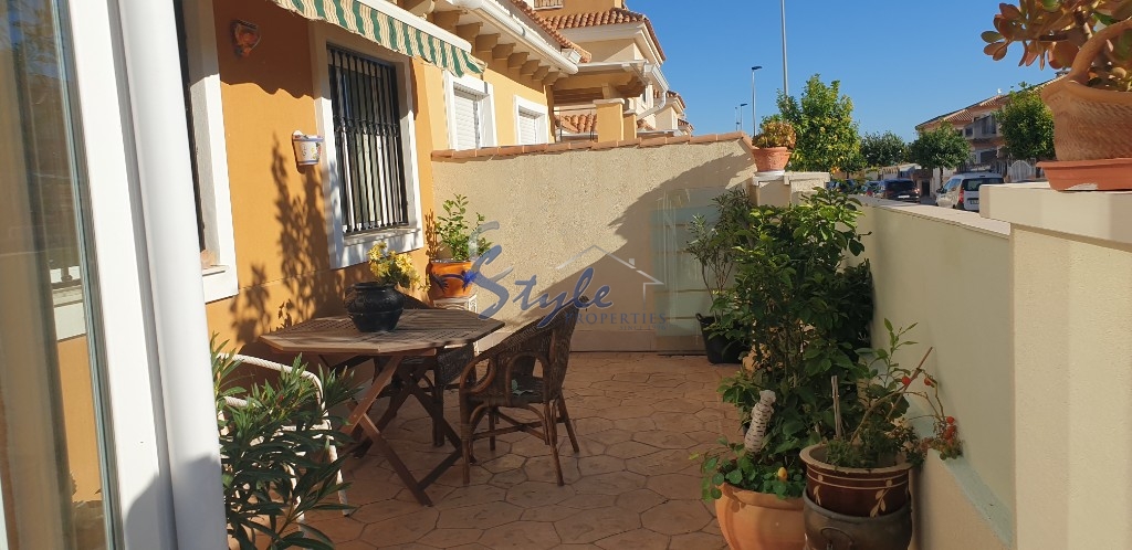 Se vende casa de 2 dormitorios cerca de la playa en Torre de La Horadada, Costa Blanca, España. ID4984