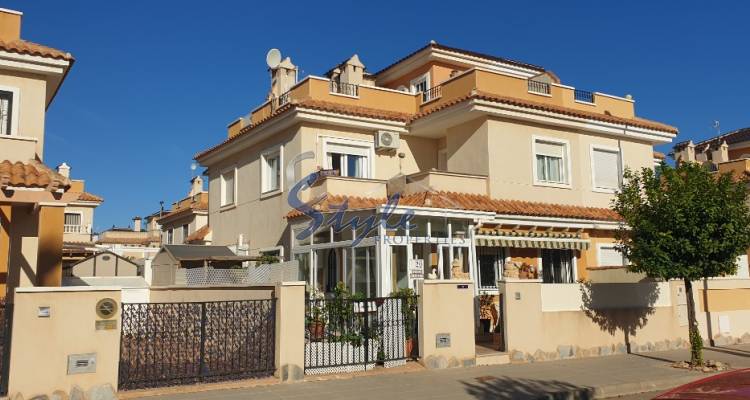 Продается дом с 2 спальнями недалеко от пляжа в Торре-де-ла-Орадада, Коста-Бланка, Испания. ID4984