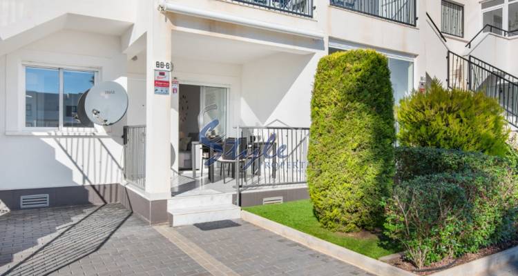 Buy apartment in Costa Blanca steps from the sea and beach in Torrevieja, Playa de los Locos. ID: 6007