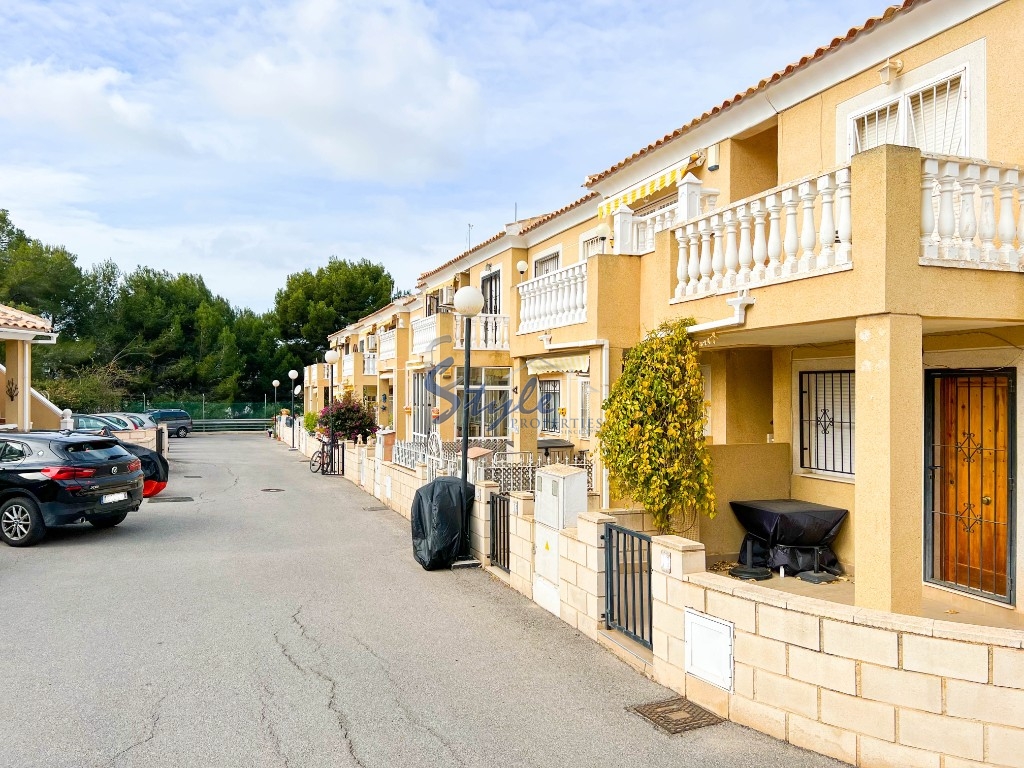 For sale ground floor bungalow in a gated community in Los Balcones, Torrevieja, Costa Blanca, Spain. ID3112