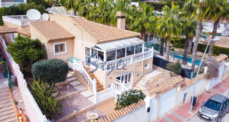 For sale detached villa with big plot in Los Balcones, Torrevieja, Costa Blanca. ID3113