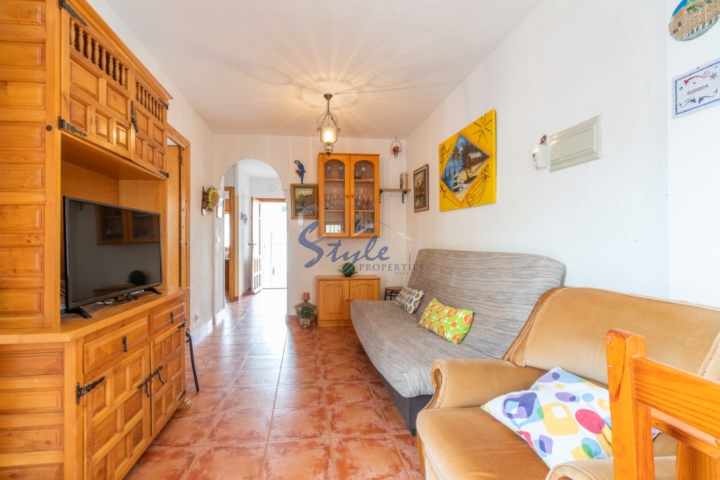 Buy bungalow close to the sea in Torrevieja, Costa Blanca. ID: 6009