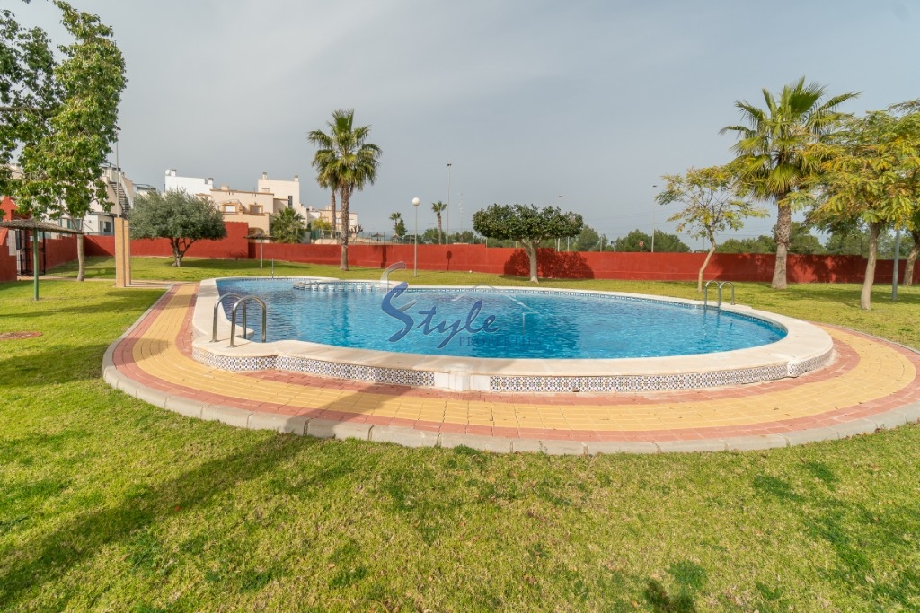 Buy Bungalow with pool close to the sea and golf course in PAU-26, Orihuela Costa. ID: 4298