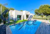 Resale - Villa - Las Colinas