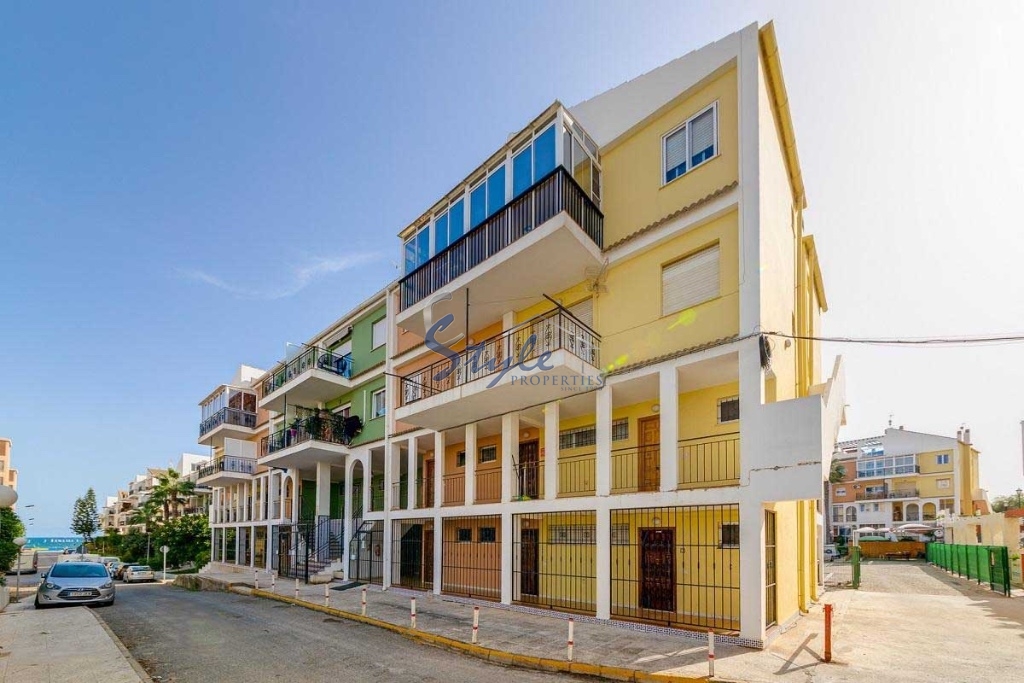 For sale south facing apartment in La Veleta , Mar Azul, Torrevieja, Costa Blanca. ID1507