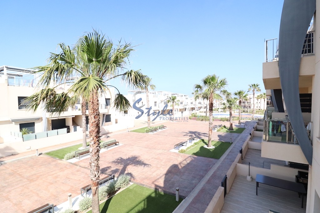 For sale top floor apartment with tourist license close to the beach in Mil Palmeras, Costa Blanca, Spain. ID1513