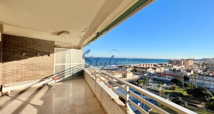 Comprar apartamento con vista al mar cerca de la playa en La Mata, Torrevieja. ID 6019