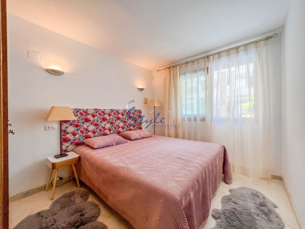 For rent south-facing apartment of 2 bedrooms in La Recoleta, Punta Prima, Costa Blanca. ID101