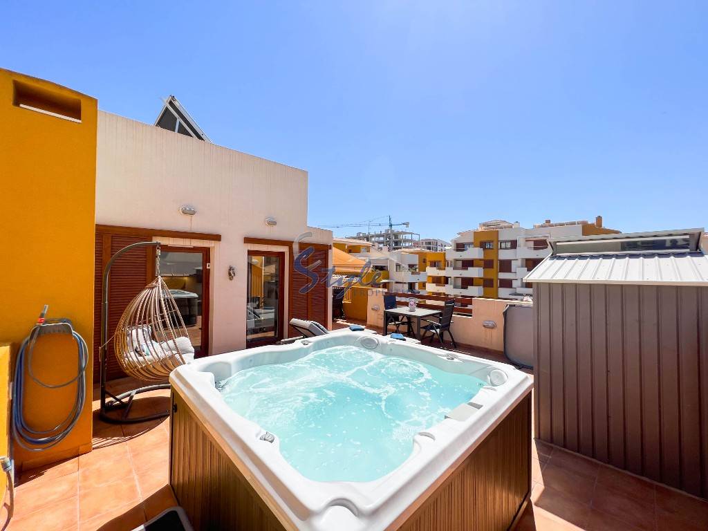 Ático en venta cerca del mar en La Recoleta, Punta Prima, Costa Blanca. ID1422