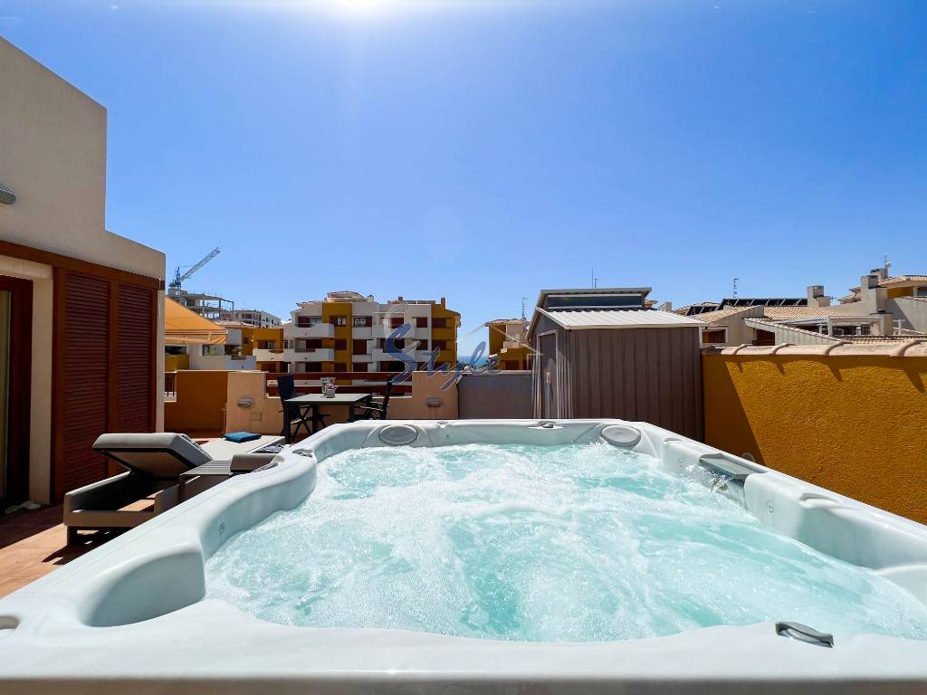Ático en venta cerca del mar en La Recoleta, Punta Prima, Costa Blanca. ID1422