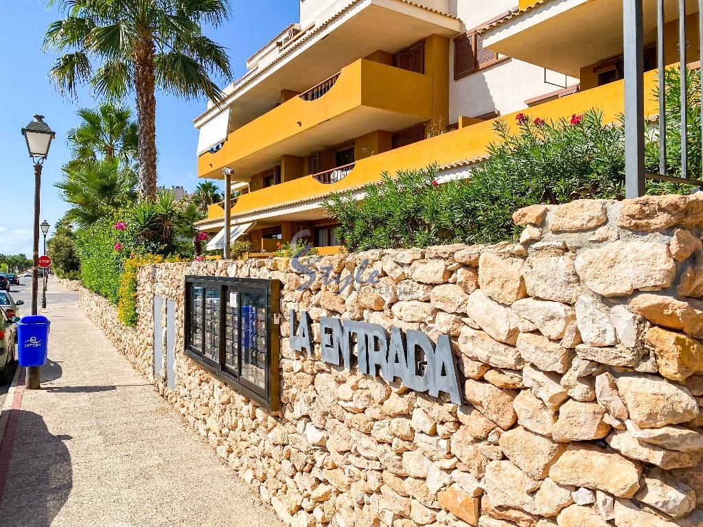 Apartamento con terraza grande en venta en la Entrada, Punta Prima, Orihuela Costa, Costa Blanca. ID1267