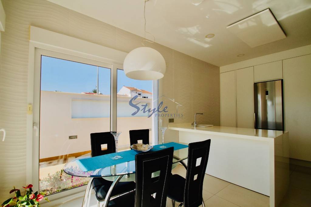 Resale - Villa - Mil Palmeras