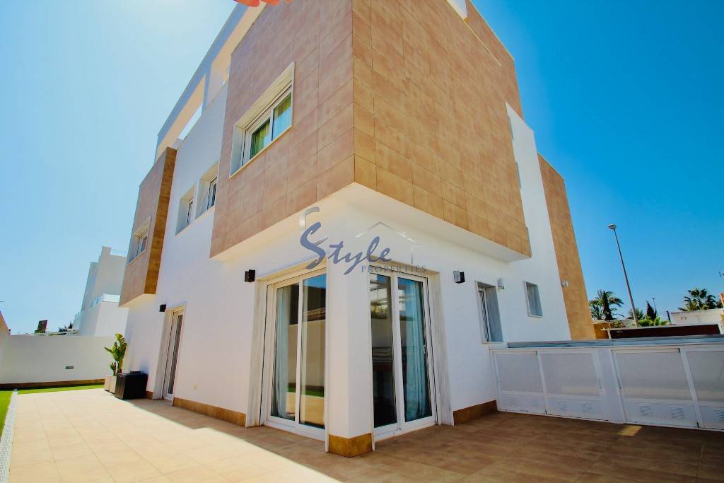 Resale - Villa - Mil Palmeras
