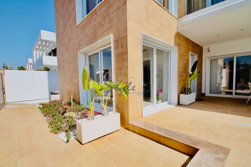 Resale - Villa - Mil Palmeras