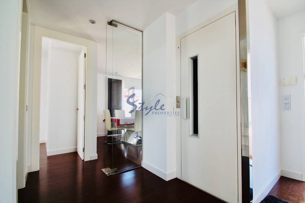 Resale - Villa - Mil Palmeras