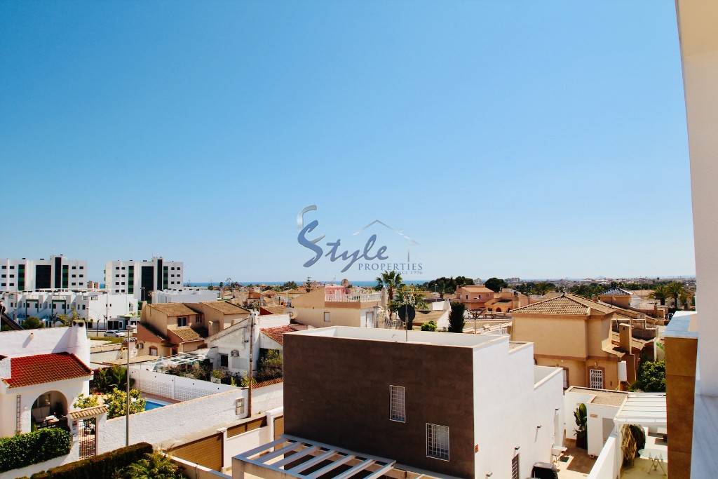 Resale - Villa - Mil Palmeras