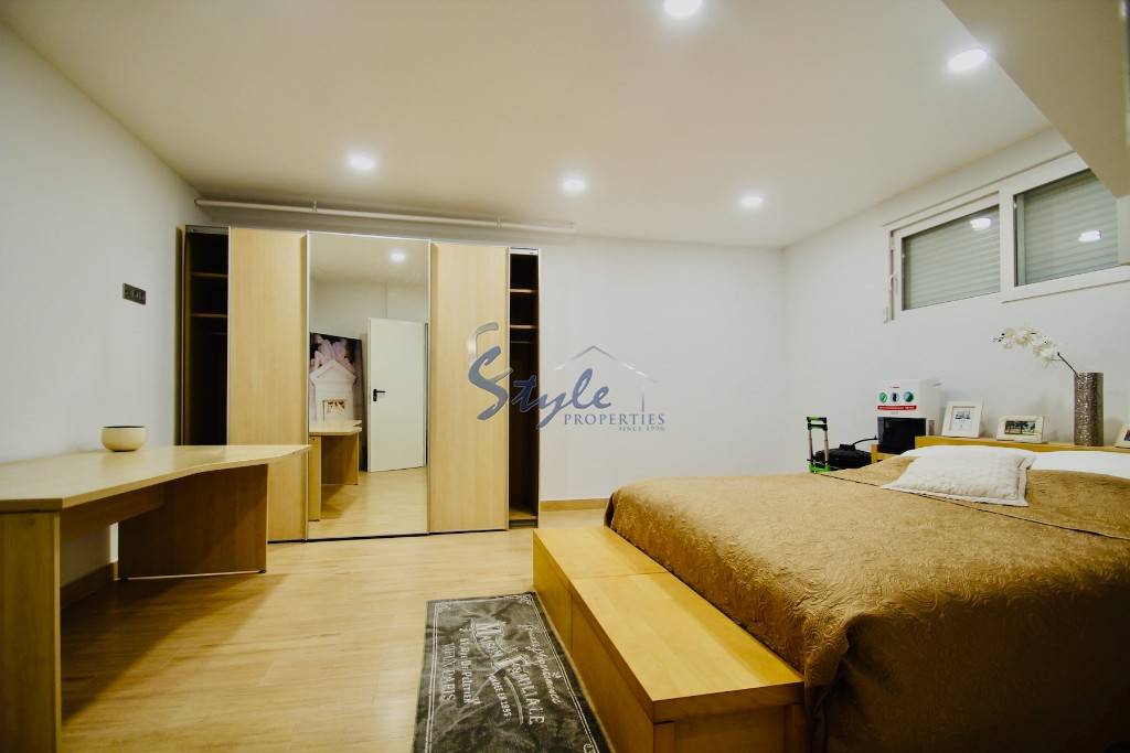 Resale - Villa - Mil Palmeras