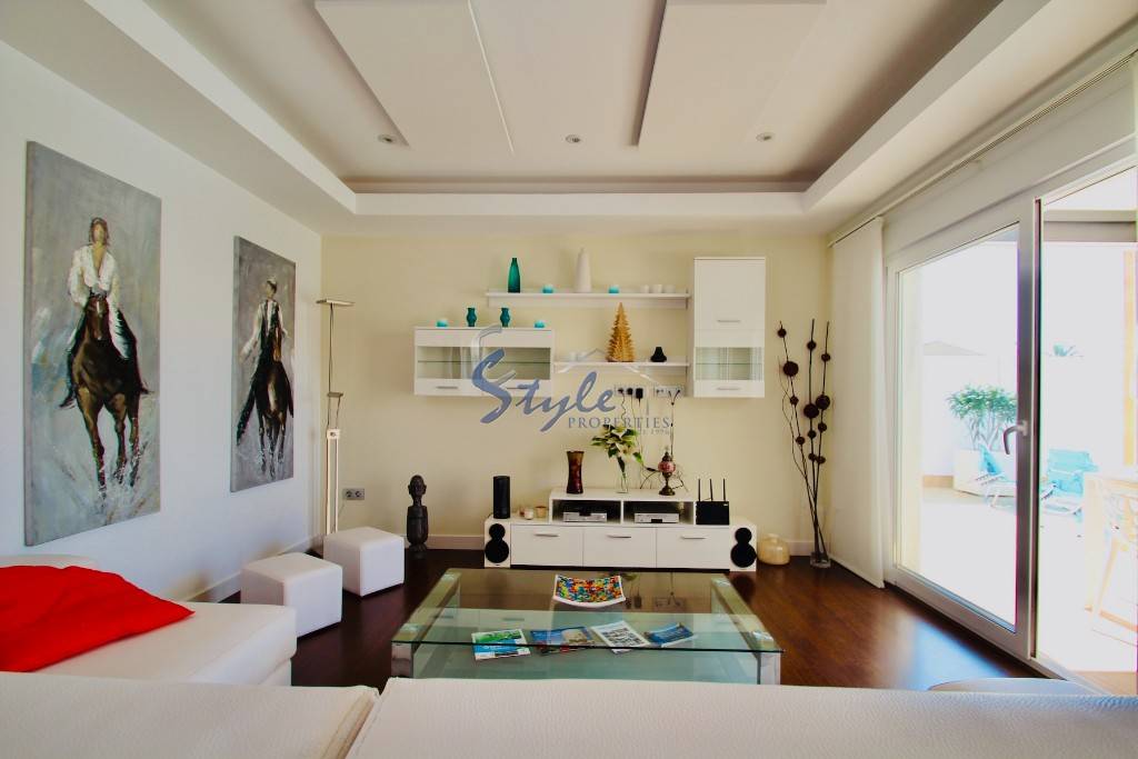 Resale - Villa - Mil Palmeras