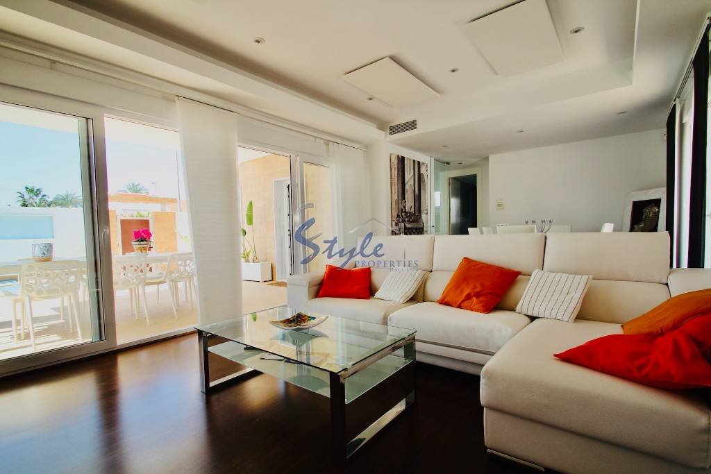 Resale - Villa - Mil Palmeras