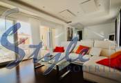 Resale - Villa - Mil Palmeras