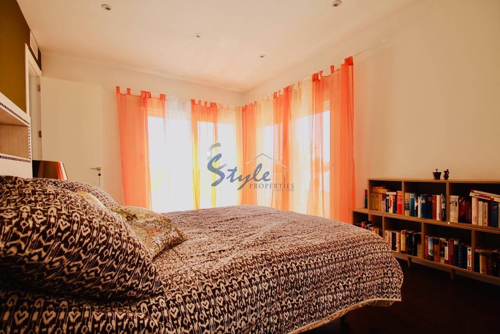 Resale - Villa - Mil Palmeras