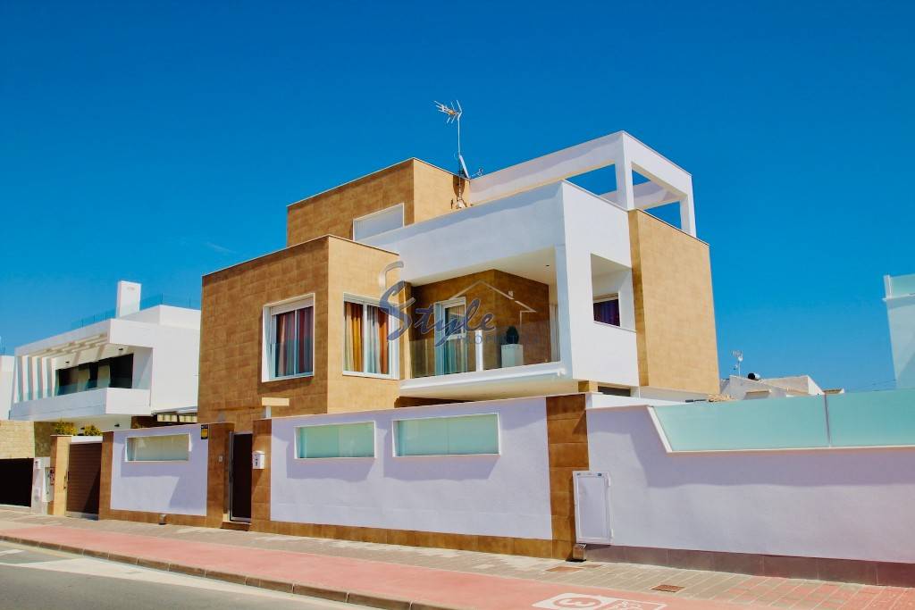 Resale - Villa - Mil Palmeras