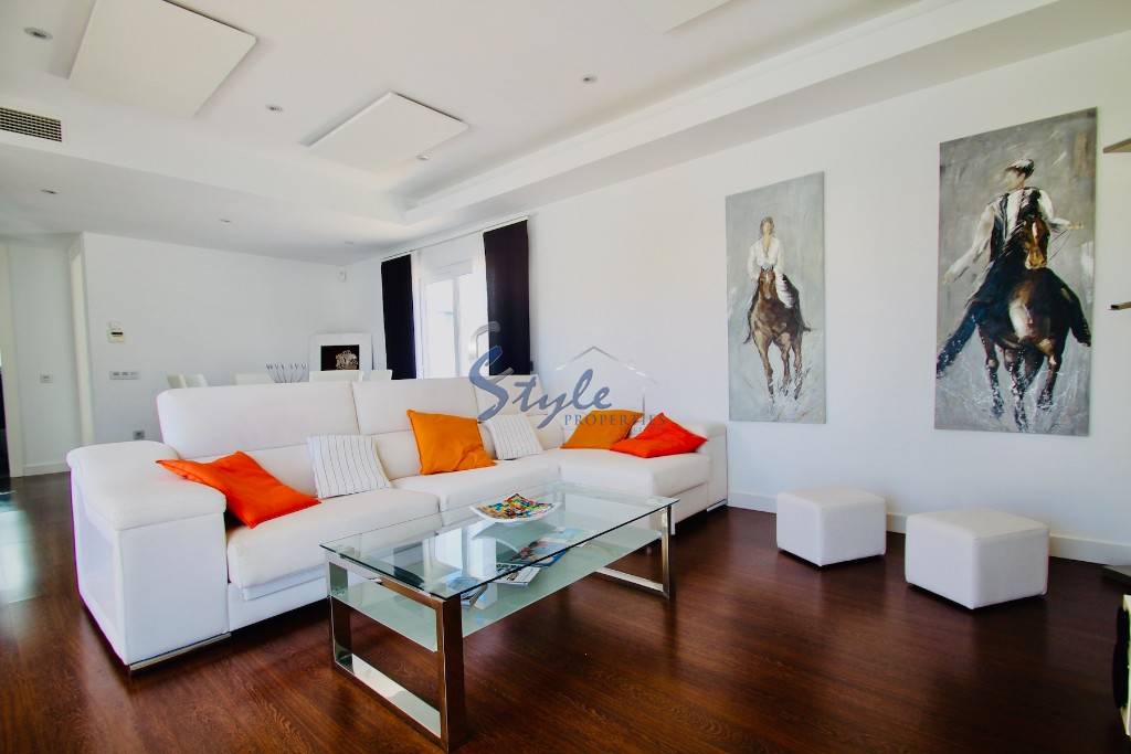 Resale - Villa - Mil Palmeras