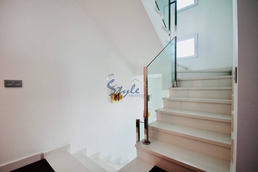Resale - Villa - Mil Palmeras