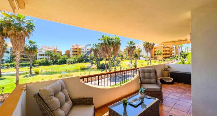 For sale south-facing apartment close to the beach in La Entrada, Punta Prima, Costa Blanca, Spain. ID3326