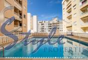 Comprar Apartamento Ático con vistas al mar en Torrevieja a 500 metros de la Playa Central. ID 6032