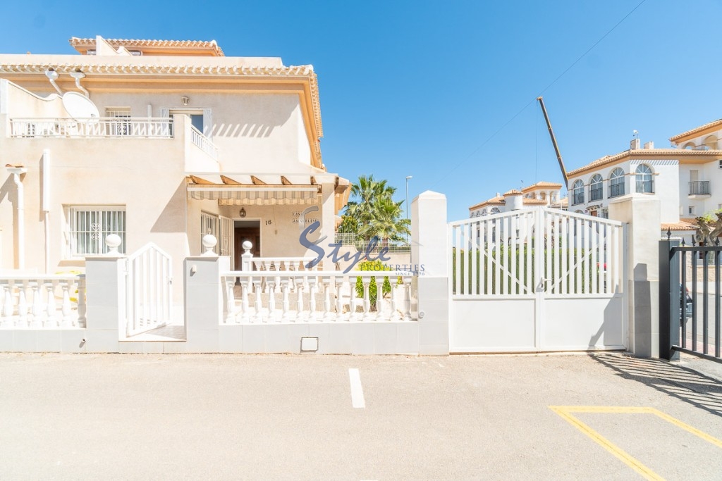For sale spacious townhouse with garden in Playa Flamenca, Orihuela Costa, Spain. ID1382