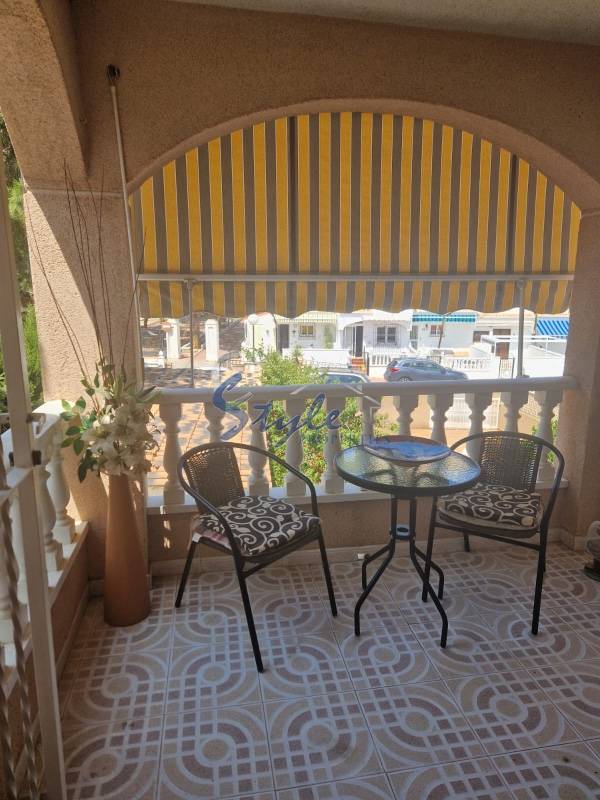 На продажу квартира с видом на озеро в Лос Балконес, Torrevieja,Коста Бланка, Испания. ID1297
