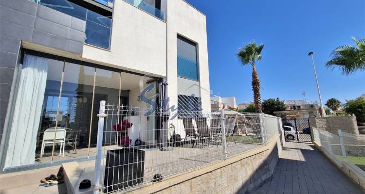 Se vende apartamento planta baja en Oasis Beach VII, Punta Prima, Los Altos, Costa Blanca. ID1320