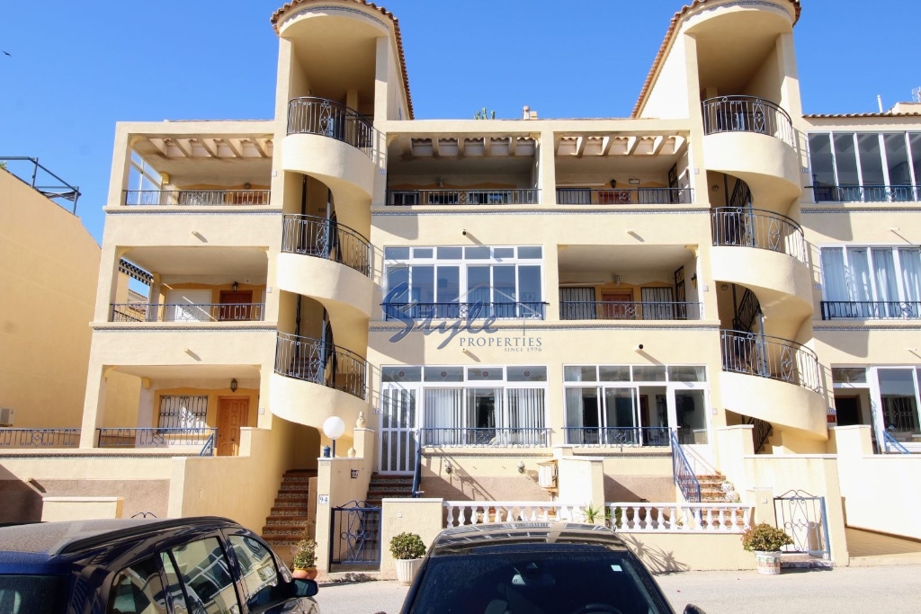 For sale sunny apartment in Cinuelica R1,Punta Prima, Los Altos, Costa Blanca, Spain. ID1322