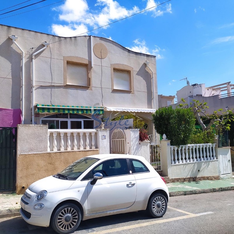 En venta acogedor bungalow cerca de servicios en Los Balcones, Torrevieja, Costa Blanca, España. ID1827