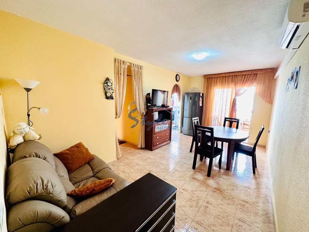 Buy apartment just 300 meters from the beach in Torrevieja, Costa Blanca. ID: 6047