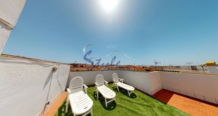 For sale top floor apartment with tourist license in urb. Parque las Naciones, Torrevieja, Costa Blanca, Spain. ID1332