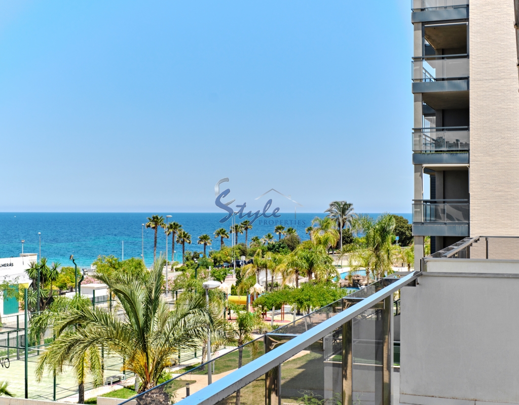 For sale new beachside apartment in Residential Bioko 2, Mil Palmeras, Costa Blanca, Spain. ID3753