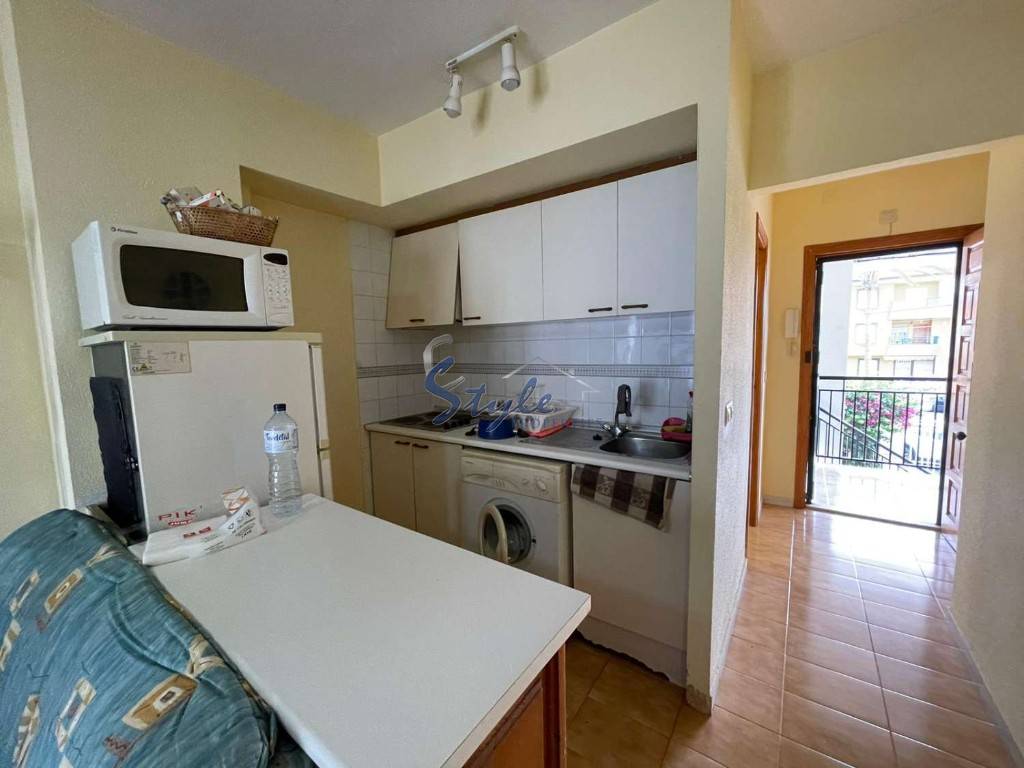 Se vende apartamento de un dormitorio con vistas al mar en Mar Azul, Torrevieja, Costa Blanca. ID1718