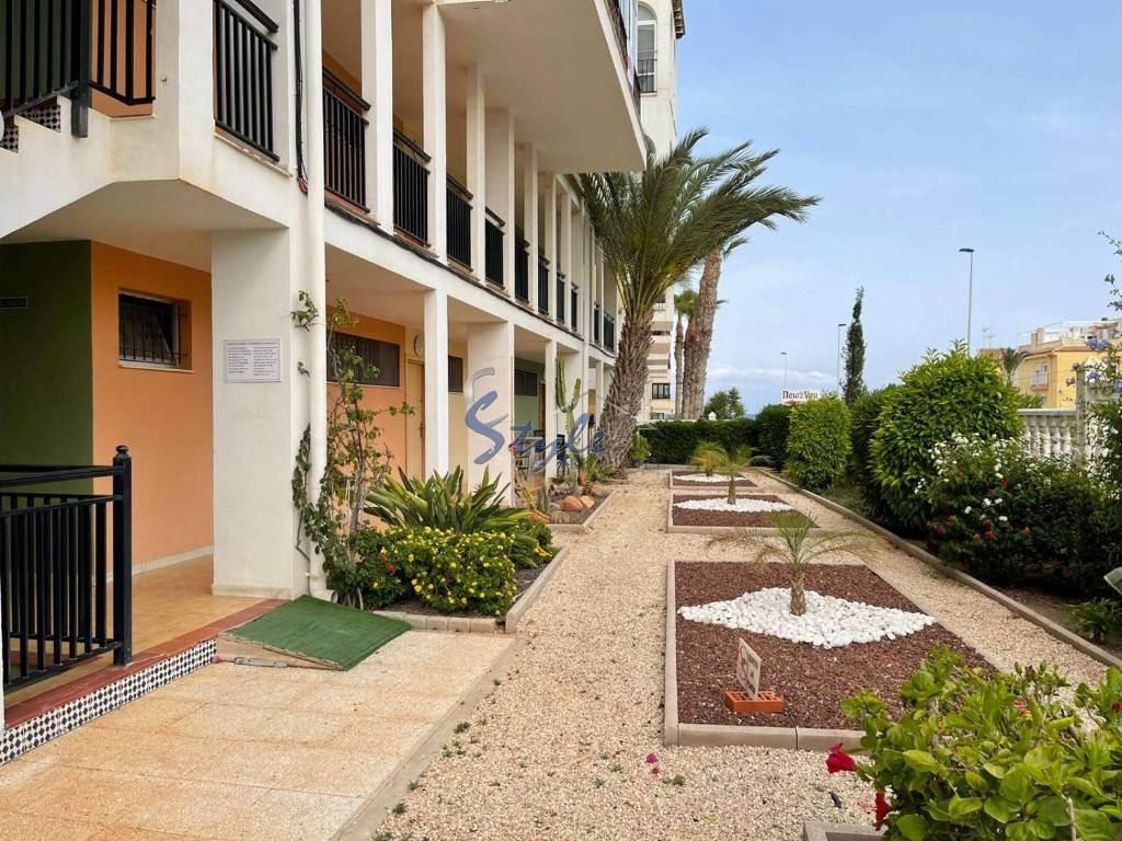 Se vende apartamento de un dormitorio con vistas al mar en Mar Azul, Torrevieja, Costa Blanca. ID1718