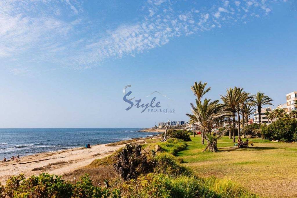 Se vende apartamento de un dormitorio con vistas al mar en Mar Azul, Torrevieja, Costa Blanca. ID1718