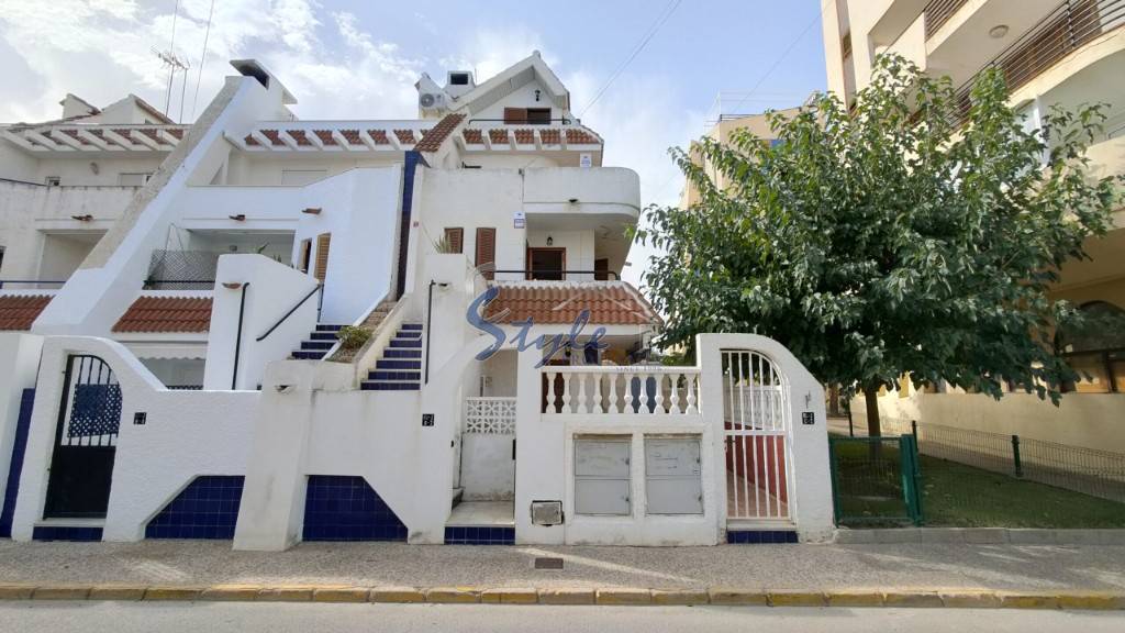 Se vende casa adosada cerca de la playa en Mar Azul, Torrevieja, Costa Blanca. ID1719