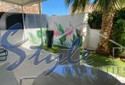 Comprar villa con piscina en Lomas de Cabo Roig, Orihuela Costa cerca del mar. ID 6053